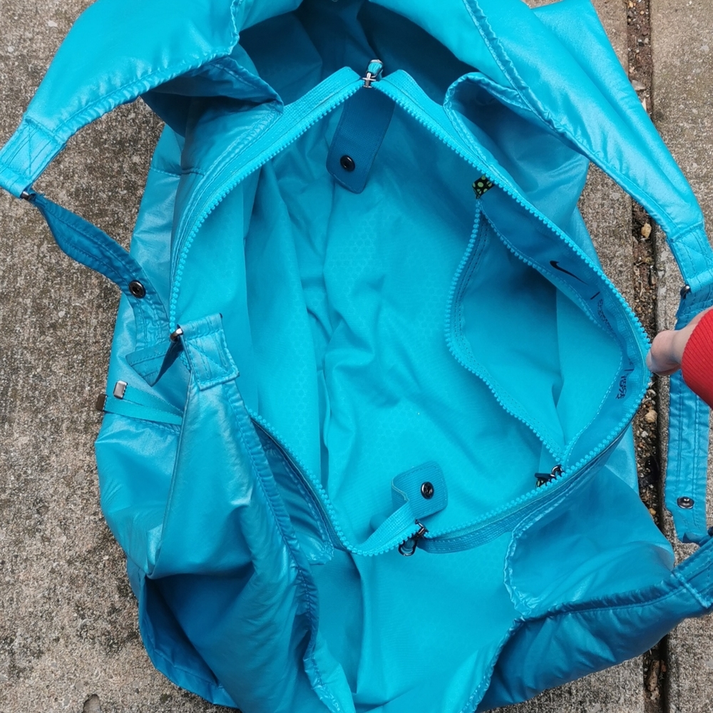 Nike duffle bag - Picture 2 of 4